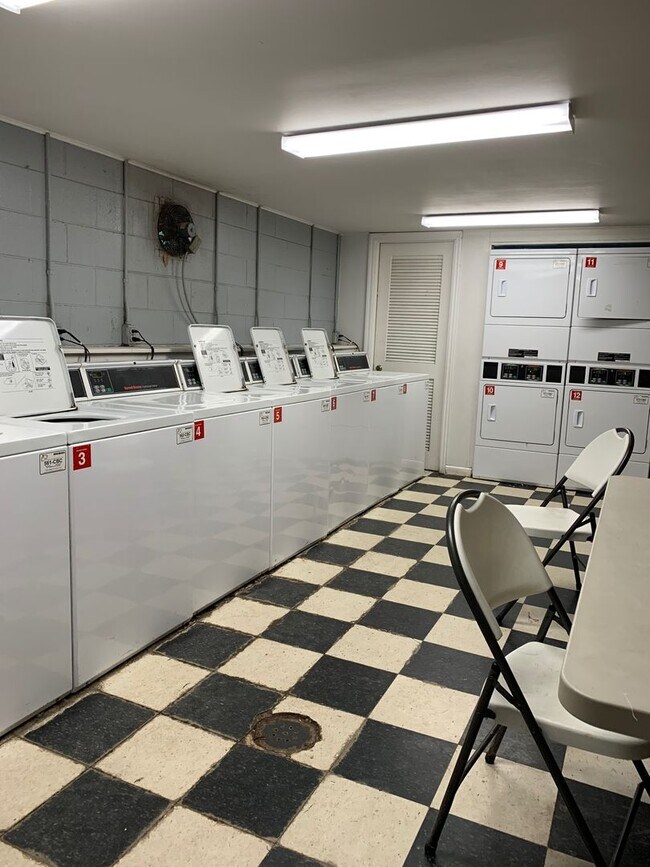 Building Photo - 1BR/1 BA + Bonus Room and balcony in Stadium Village! **Available in January but come see it toda...