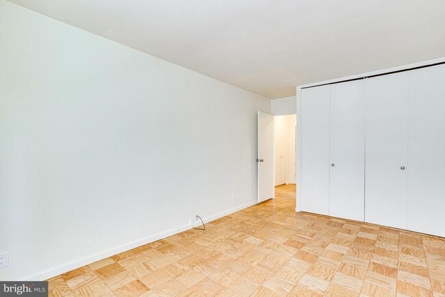 Building Photo - 1425 4th St SW