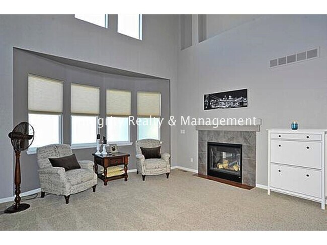 Building Photo - 3367 Fantasy Pl
