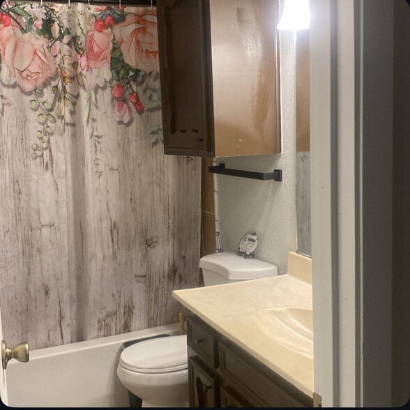 Building Photo - 111 Rigby Owen Rd