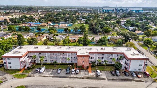 Building Photo - 4310 NW 12th Ct