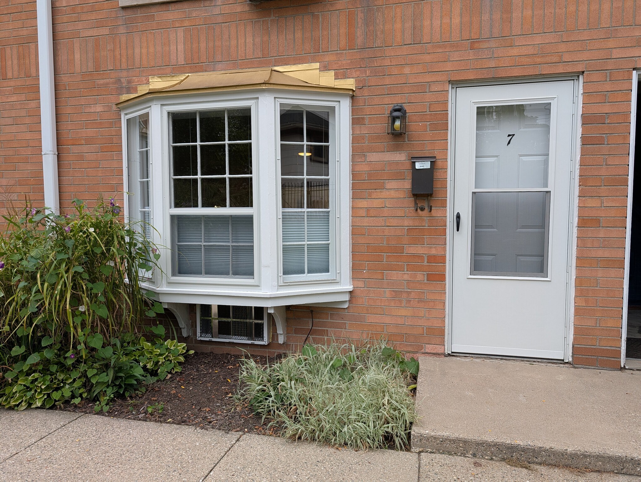 Building Photo - 29 Prospect Ave NE