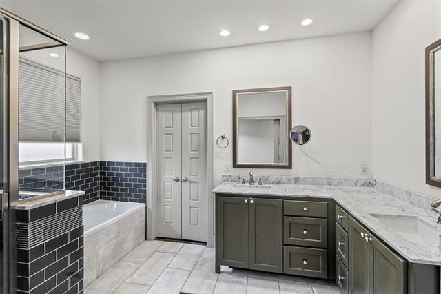 Building Photo - 3818 W 7th St