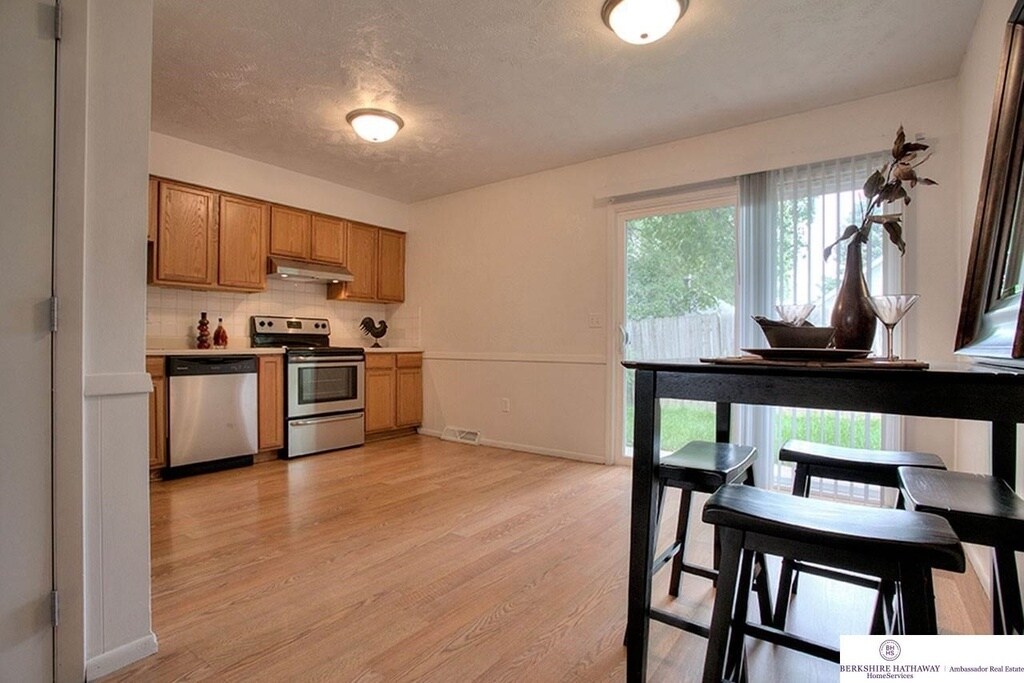 Building Photo - 1901 Winnie Dr