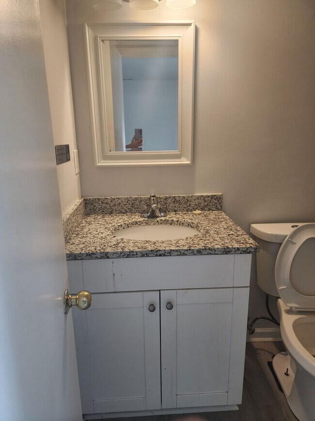 Building Photo - great home fully renovated