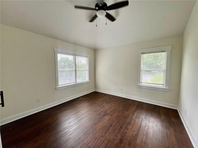 Building Photo - 470 Barnes Mill Dr