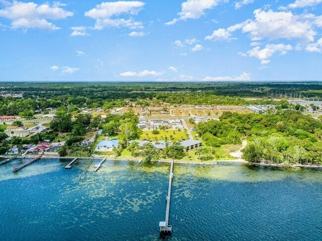 Building Photo - 100 Canebreakers Dr