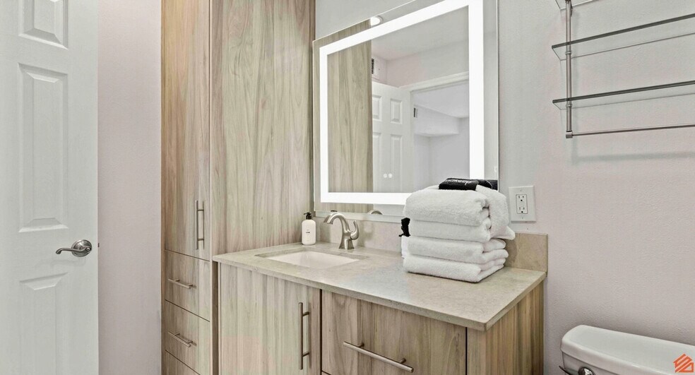 Building Photo - 330 Bluefish Dr