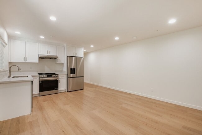 Building Photo - 2 Bed | 2 Bath | Alhambra School District
