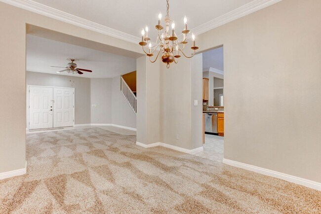 Building Photo - 809 Royal Birch Ln