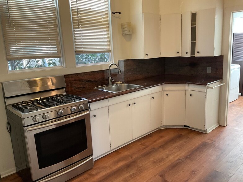 Building Photo - 438 Perkins St