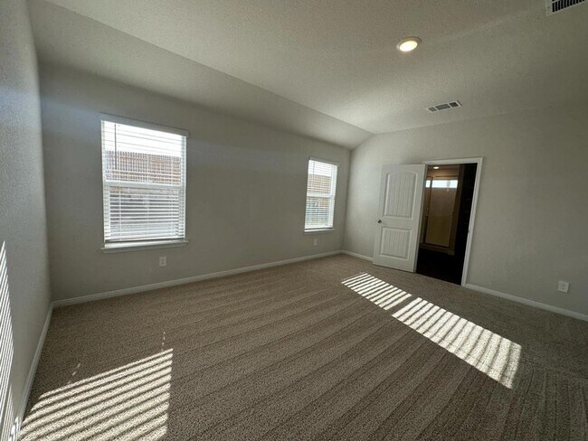 Building Photo - 113 Briggs Ln