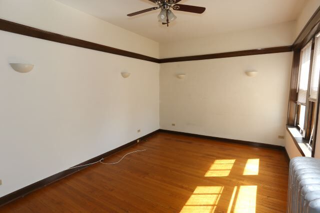 Building Photo - 821 W Waveland Ave
