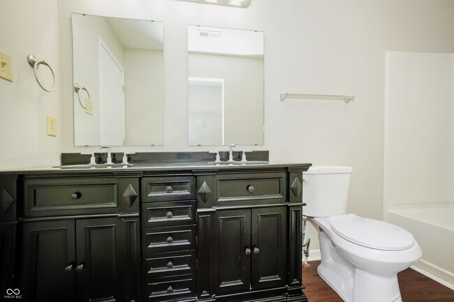 Building Photo - 1330 Central Park Dr