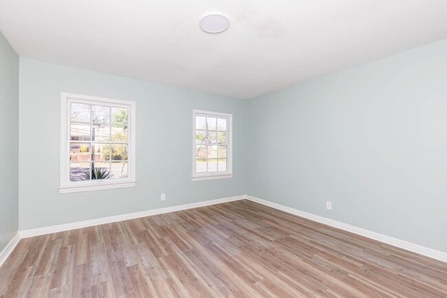 Building Photo - 1830DUPLEX