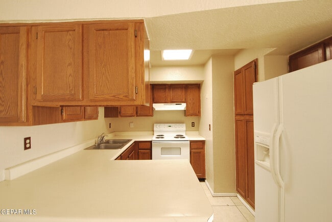 Building Photo - 216 Cutlass Dr