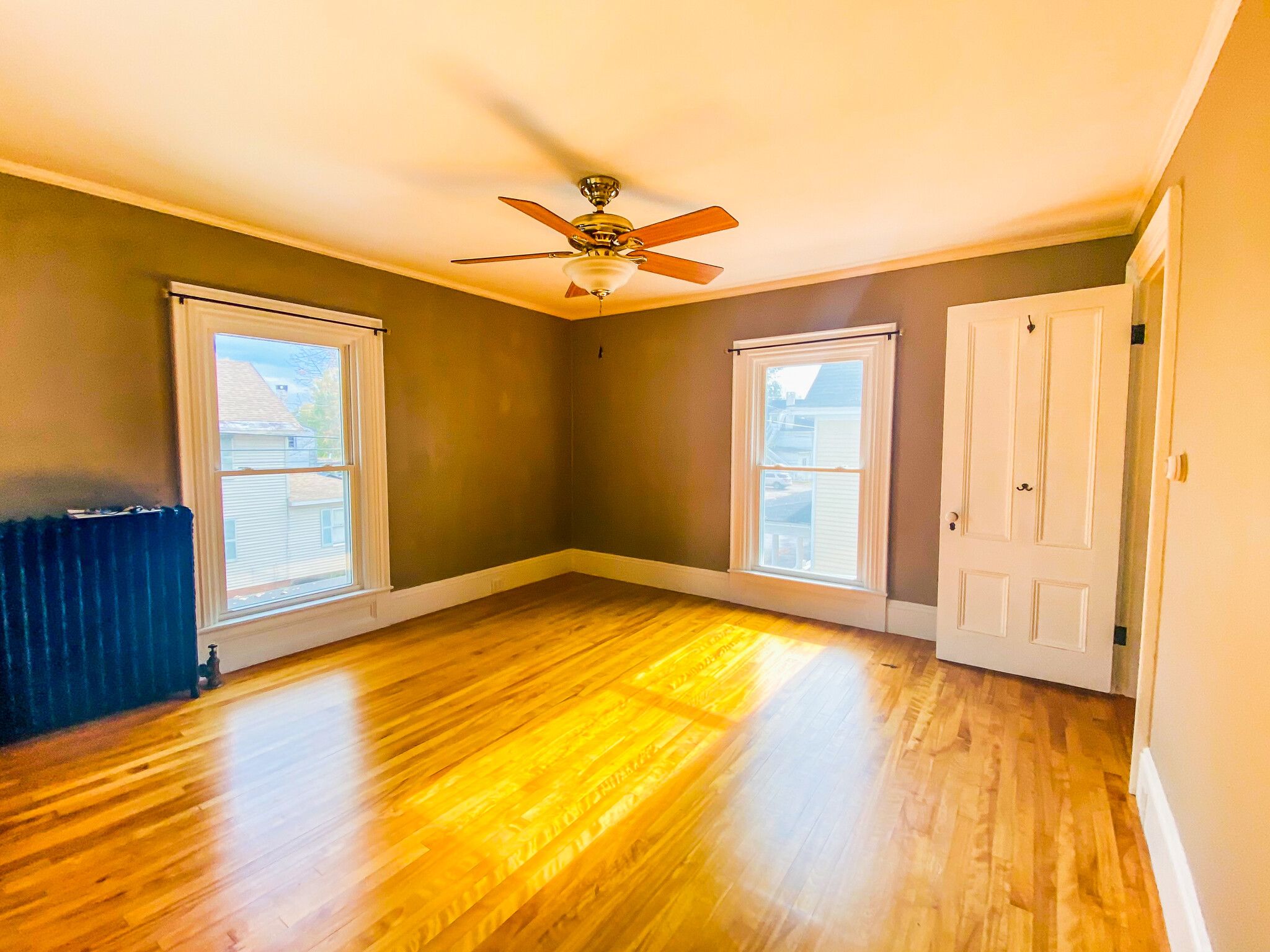 living room/ bedroom combo - 10 Winter St