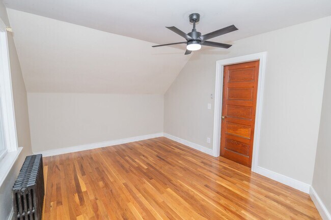 Building Photo - 848 Smith St