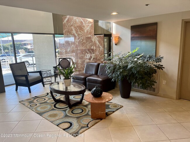 Building Photo - 525 Ocean Blvd