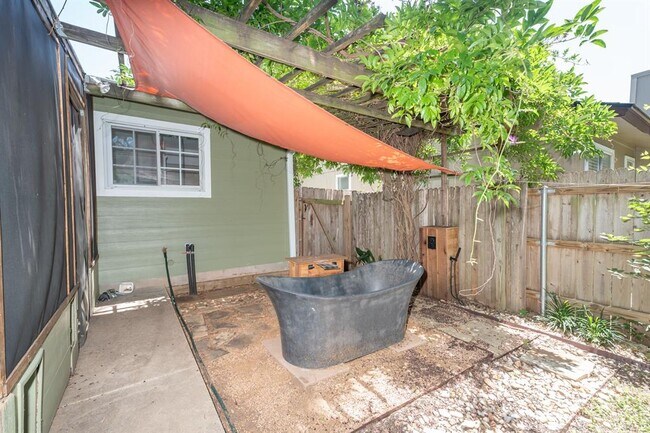 Building Photo - 3611 Cookstown Dr