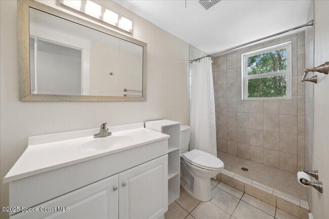 Building Photo - 1326 Riverside Dr
