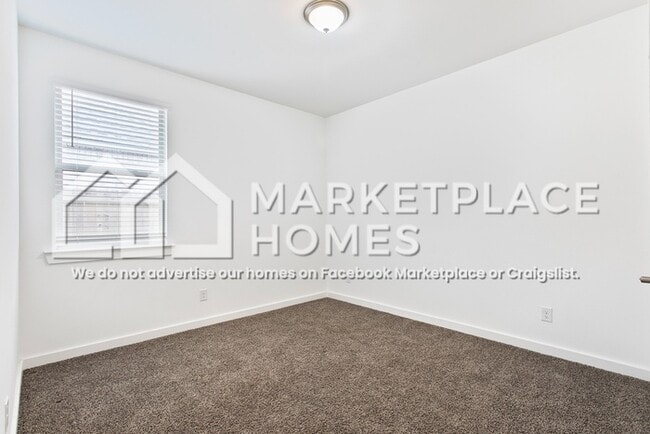 Building Photo - 40345 Cara Mae St