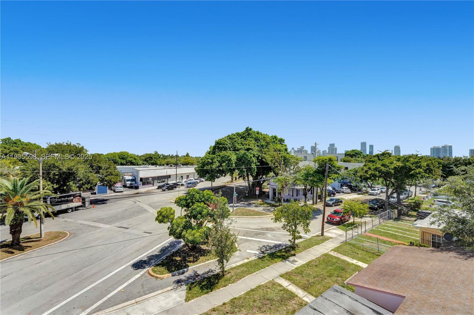 Building Photo - 3465 SW 3rd Ave