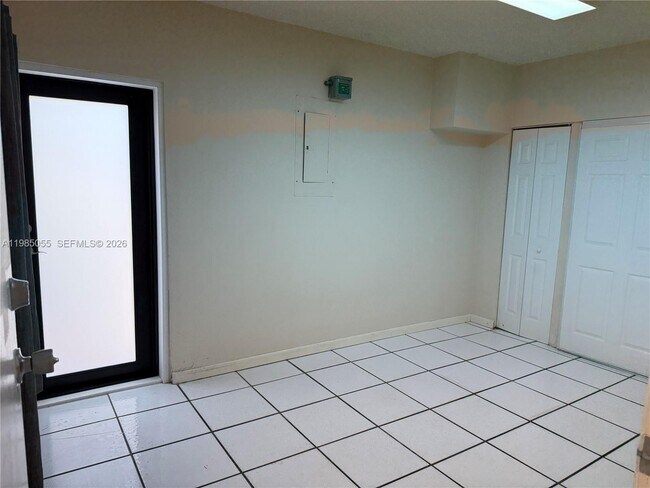 Building Photo - 17321 NW 63rd Ave