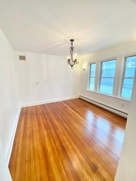 Building Photo - 20 Imrie Rd