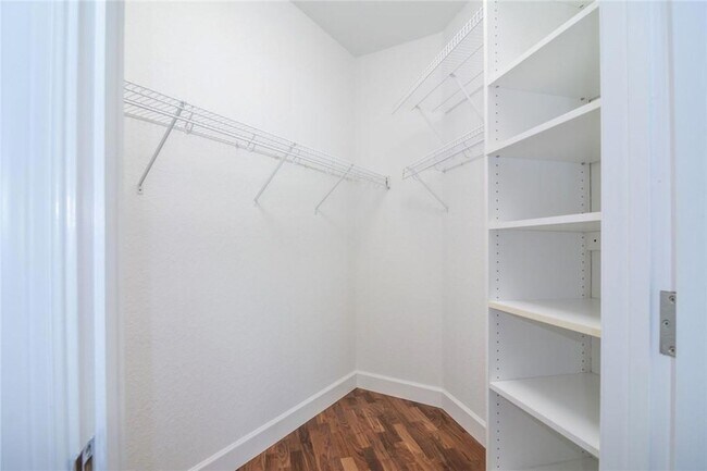 Building Photo - 2519 Bay Pointe Ct