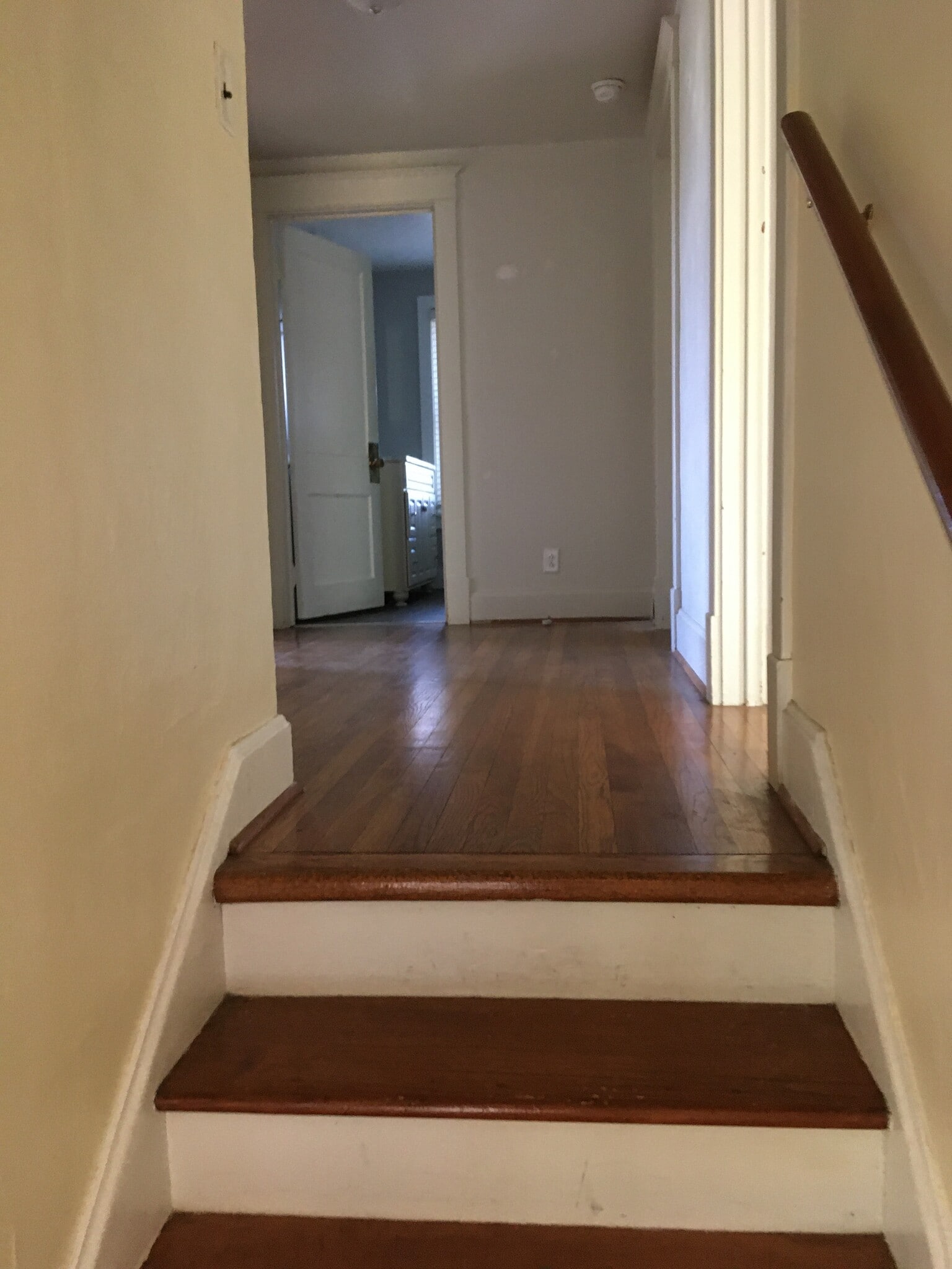 Top of Stairway leading to bath and bedrooms. - 5687 Colonels Dr