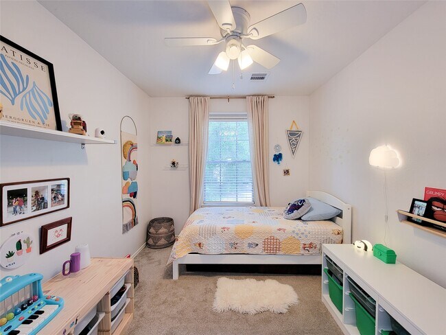 Building Photo - 42 Wineberry Pl