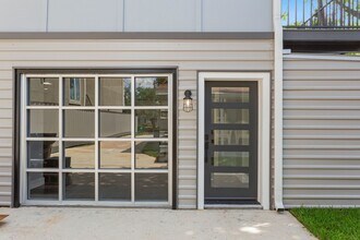 Building Photo - 2005 Portsmouth St