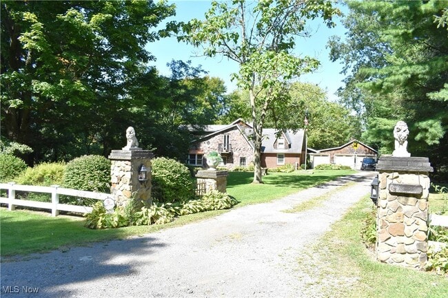 Primary Photo - 2071 Dewey Rd