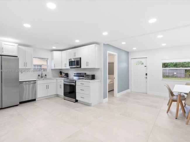 Building Photo - 5731 SW 54th Terrace