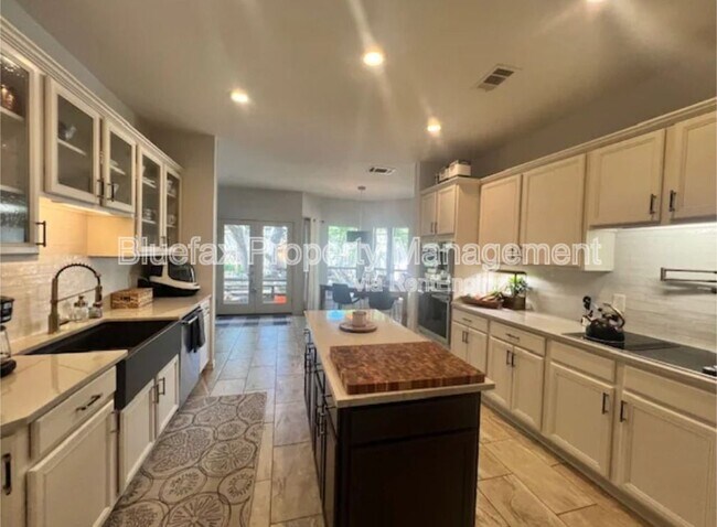 Building Photo - 26511 Adonis Dr