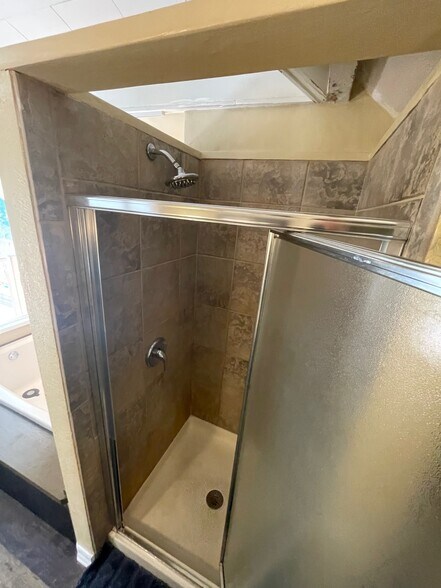 Building Photo - 1991 Glen Garry Dr