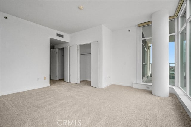 Building Photo - 411 W Seaside Way
