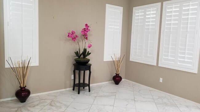 Building Photo - 2248 E Ottawa Ln