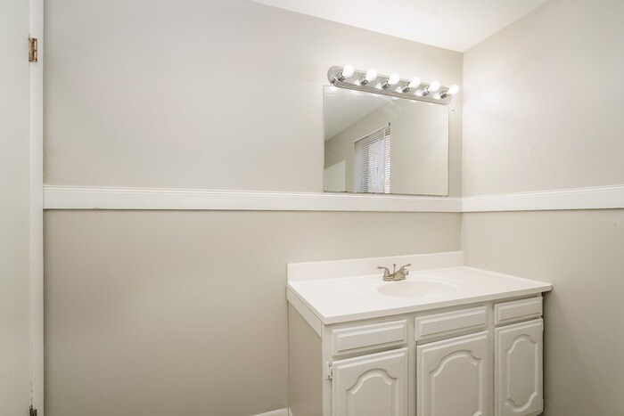 Building Photo - 1848 N Audubon Rd