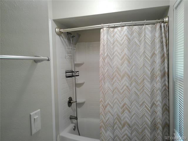 Building Photo - 5030 Montebello Pl
