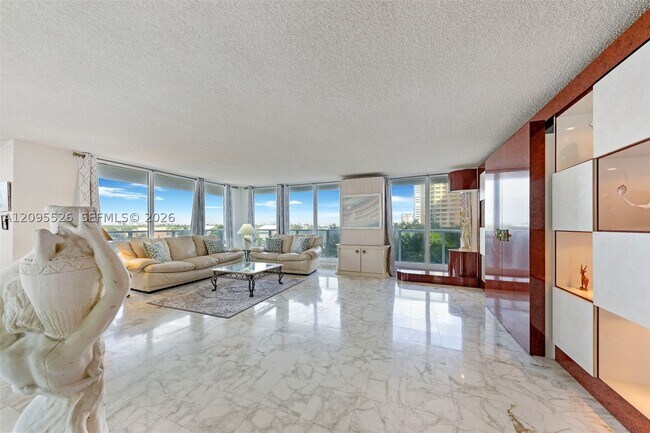 Building Photo - 2751 S Ocean Dr