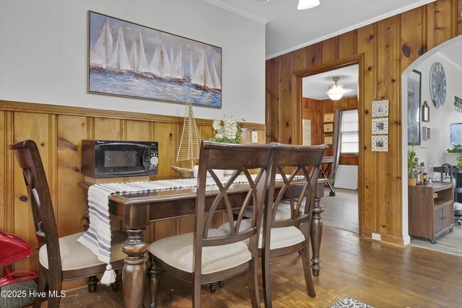 Building Photo - 236 Spruce Dr