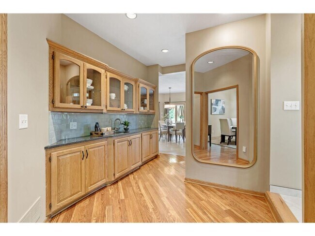 Building Photo - 6210 Deerwood Cir N