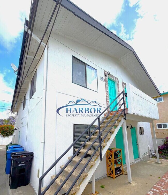 Building Photo - 1054 W 23rd St