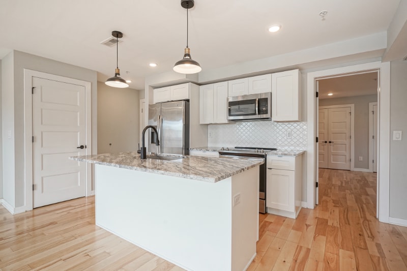 Building Photo - 1710 Cambridge St