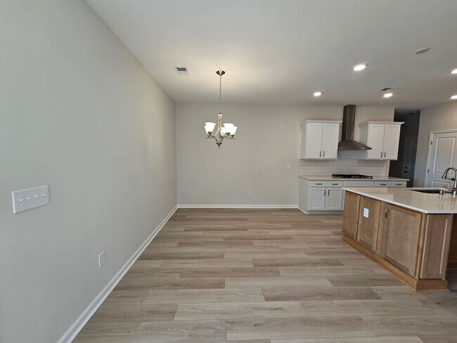 Building Photo - 2215 Flatleaf Ct