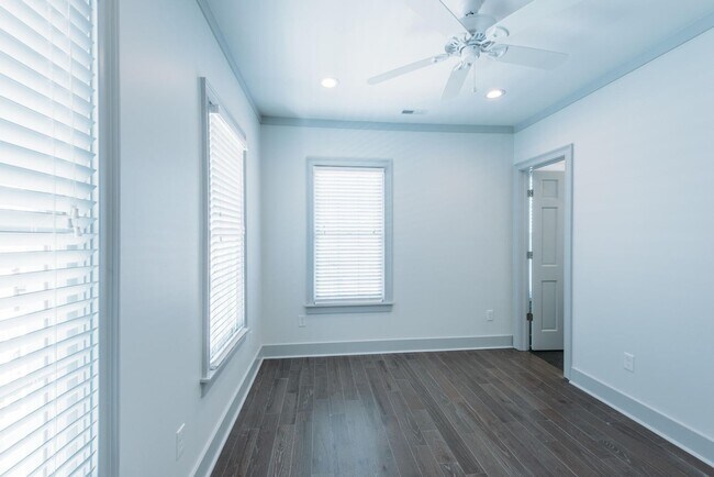 Building Photo - 10 Orrs Ct