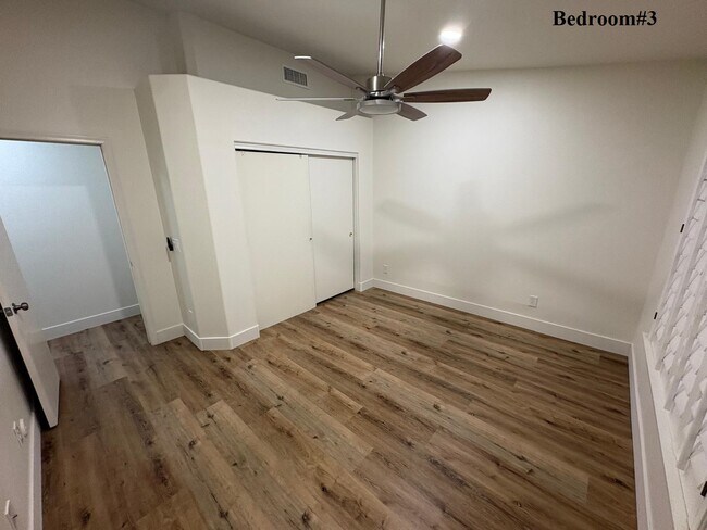 Building Photo - 461 E Pinto Dr