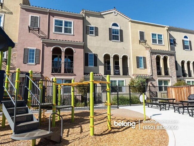 Building Photo - 39872 Sawyer Terrace